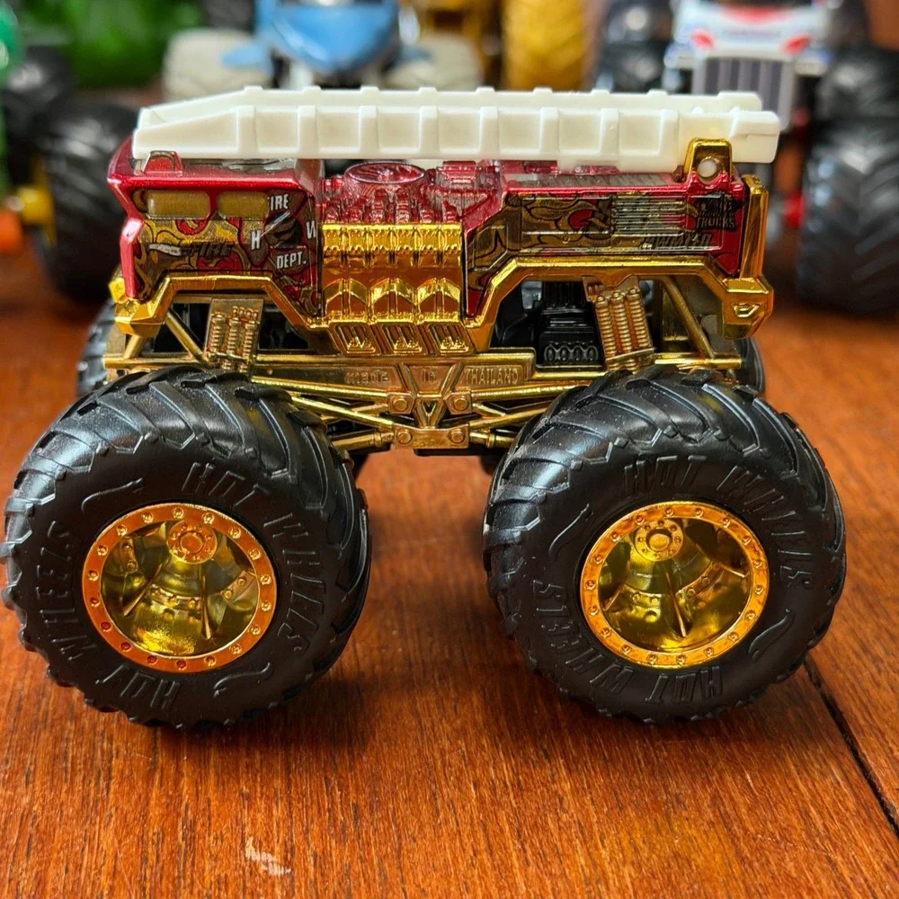 Hot Wheels Monster Jam Truck Lot Grave Digger Bigfoot Max-D El Toro Loco 9pc